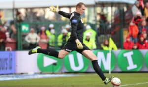 cầu thủ bóng đá cao nhất thế giới