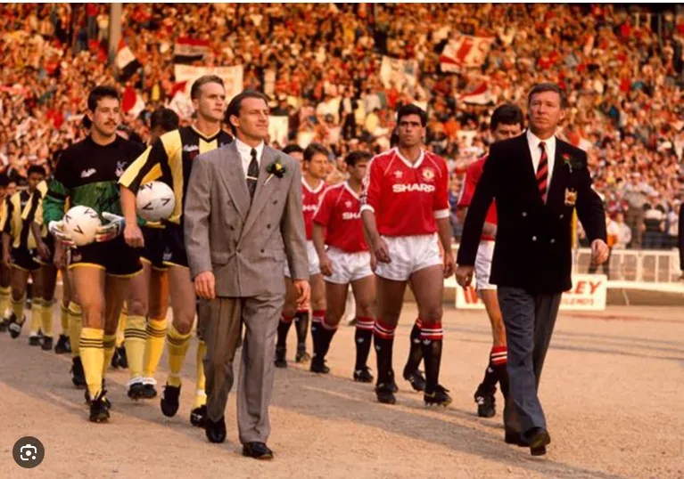 sir-alex-ferguison-vo-dich-ngoai-hang-anh-may-lan-m1a
